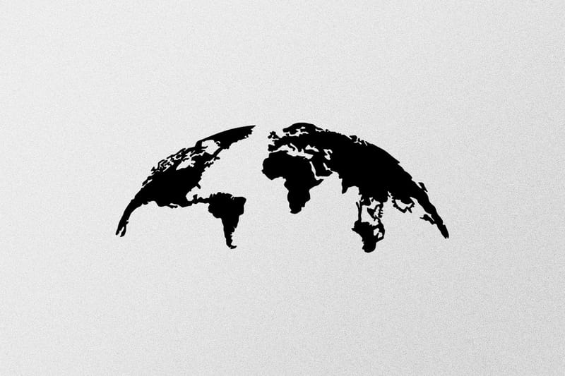 World Map Small 100 cm Väggdekor - Svart - Plåtskyltar