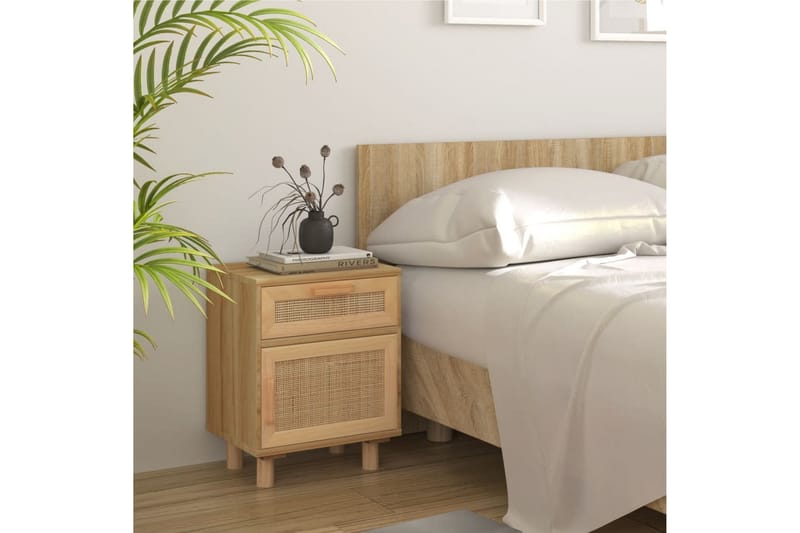 beBasic Sängbord brun massiv furu och naturlig rotting - Brown - Sängbord & nattduksbord