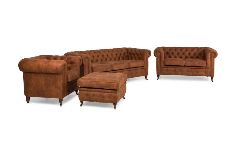 Chesterfield Deluxe Soffgrupp 3+2+1 med Fotpall Läder utseende - Cognac / Brun - Möbler - Soffa - Soffgrupp - Howard soffgrupp